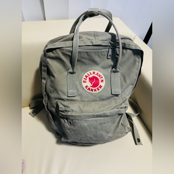 Vintage Fjallraven KANKEN backbag in Grey/Tan - Picture 2 of 5